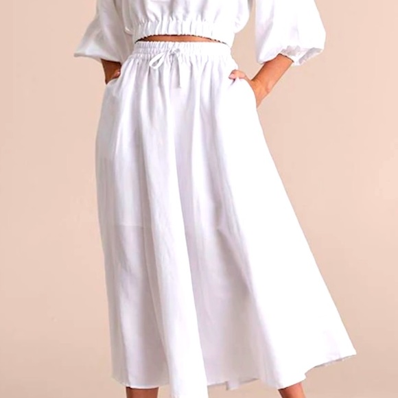 PREVIEW | Blended linen midi skirt with pockets